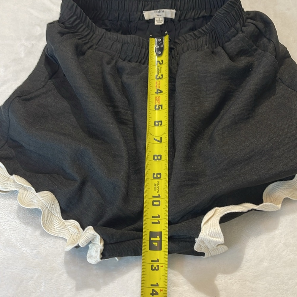 ENTRO SIZE S Black and White Women's Shorts, under shorts built in. - Picture 3 of 7